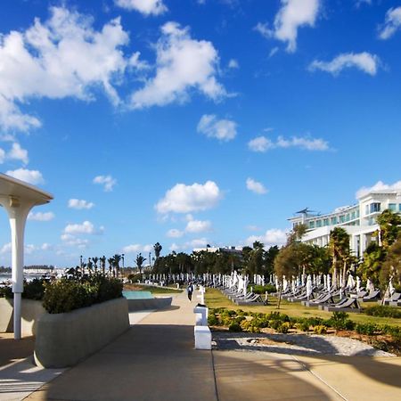 Phaedrus Living: Seaview Luxury Flat Limnaria 151 Lägenhet Paphos Exteriör bild