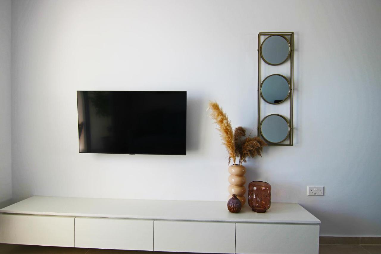 Phaedrus Living: Seaview Luxury Flat Limnaria 151 Lägenhet Paphos Exteriör bild