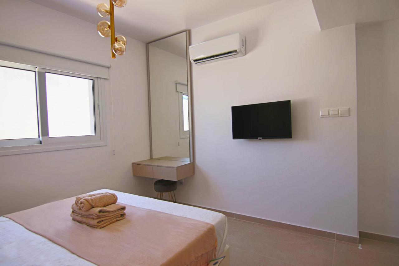 Phaedrus Living: Seaview Luxury Flat Limnaria 151 Lägenhet Paphos Exteriör bild