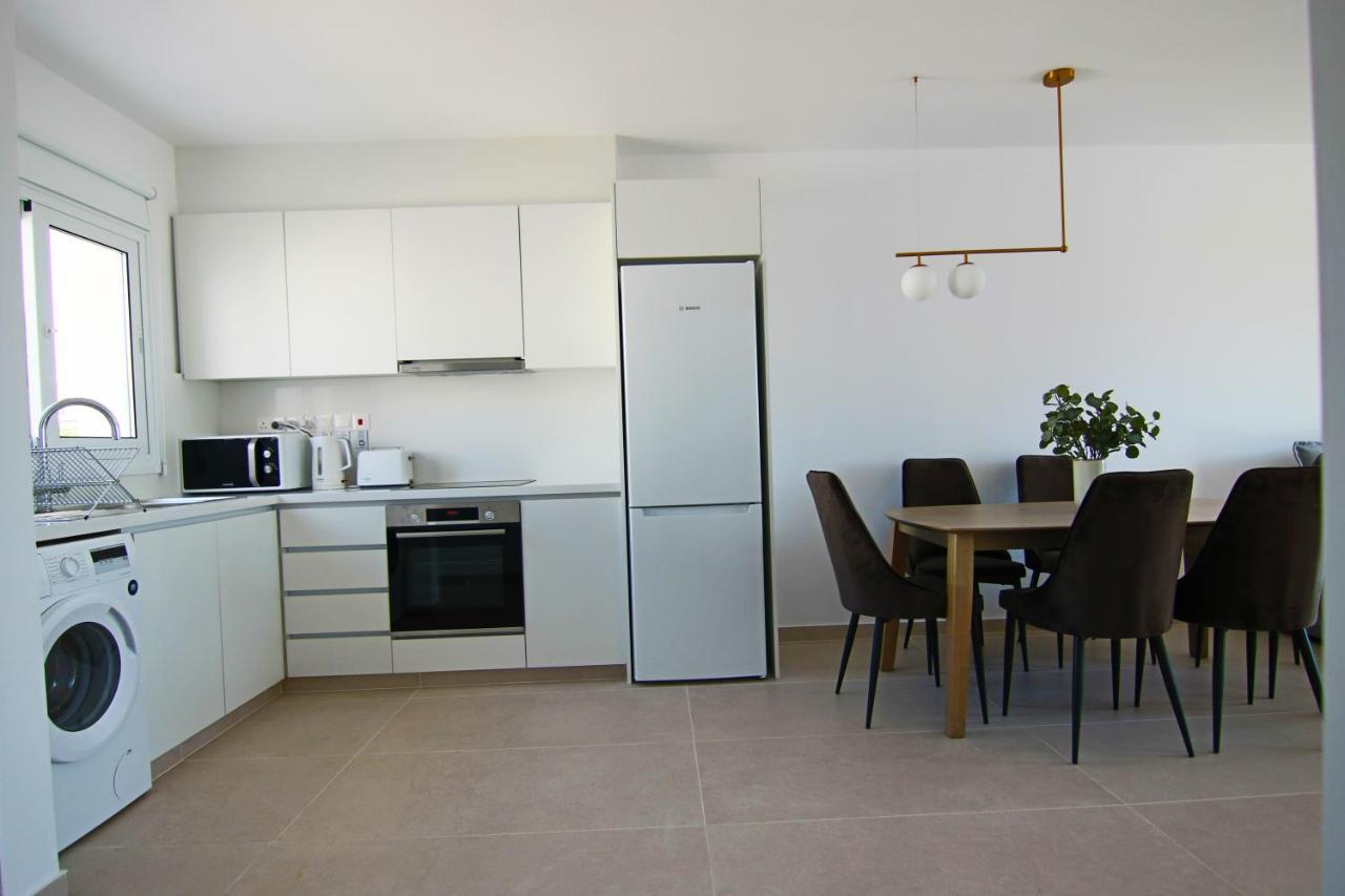 Phaedrus Living: Seaview Luxury Flat Limnaria 151 Lägenhet Paphos Exteriör bild